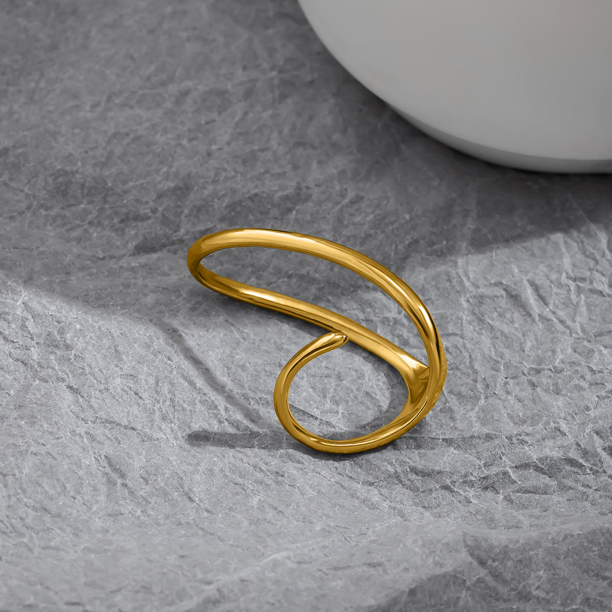 Hip hop minimalist hugging metal ring personality futuristic style geometric opening wholesale ring for women